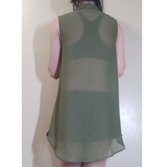 Studded collar green blouse - Picture 2 of 3